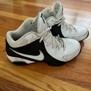 Nike Women’s Basketball Sneakers Size 8.5